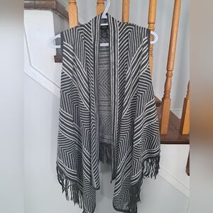 Forever 21 Shawl Size Large